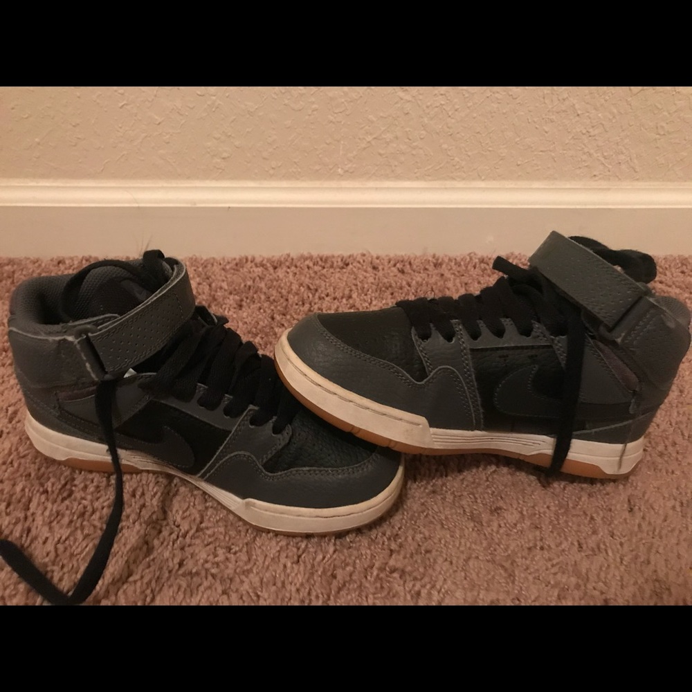 Nike SB Dunk Mid Pro